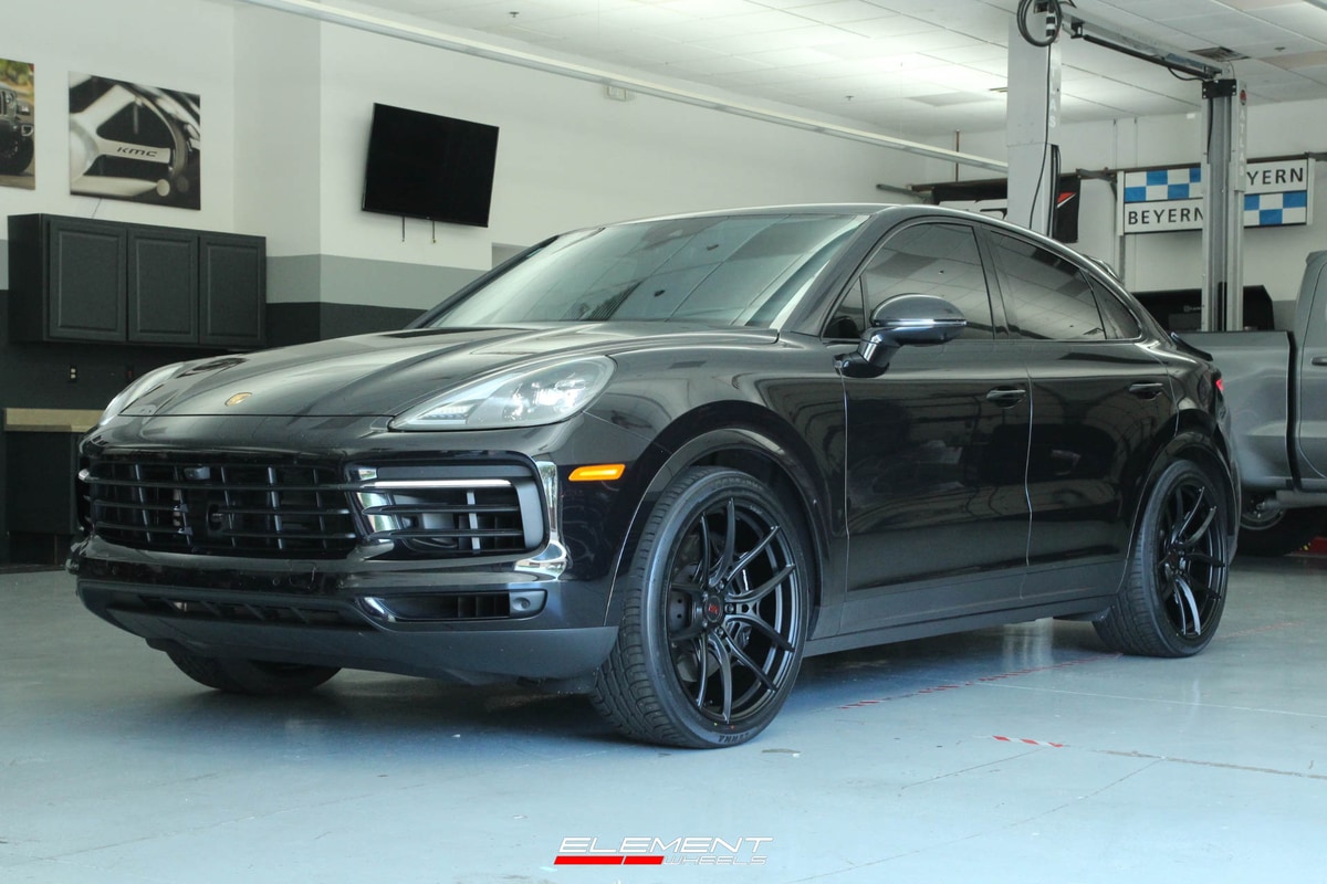 22 Inch Variant BLS-1P in Satin Black on 2022 Porsche Cayenne S