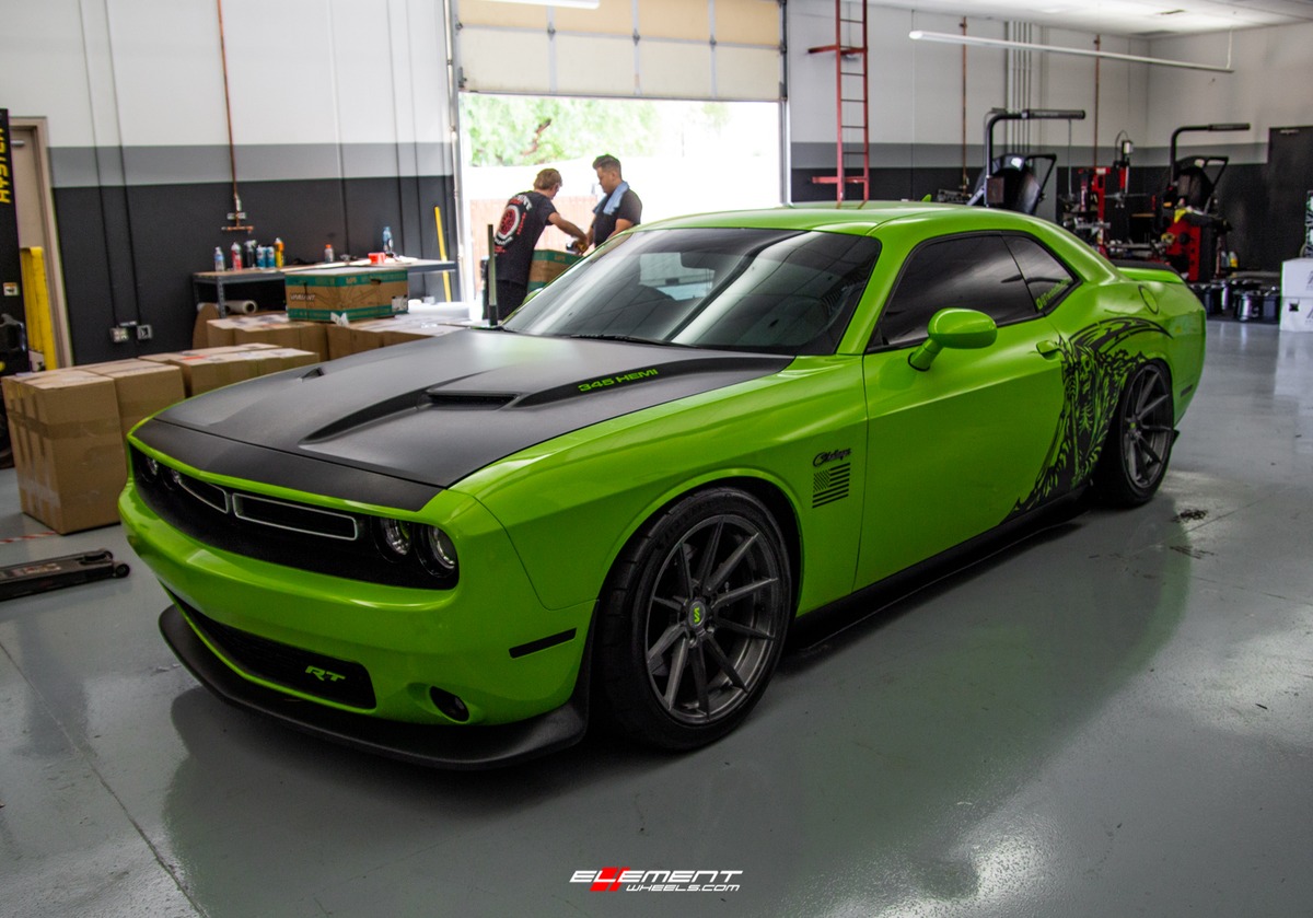 20 inch Staggered Variant Argon Brushed Titanium on a Bagged 2015 Dodge Challenger R/T