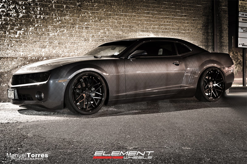 22 inch Staggered Vertini Magic All Black on 2010 Chevy Camaro SS w/ Specs