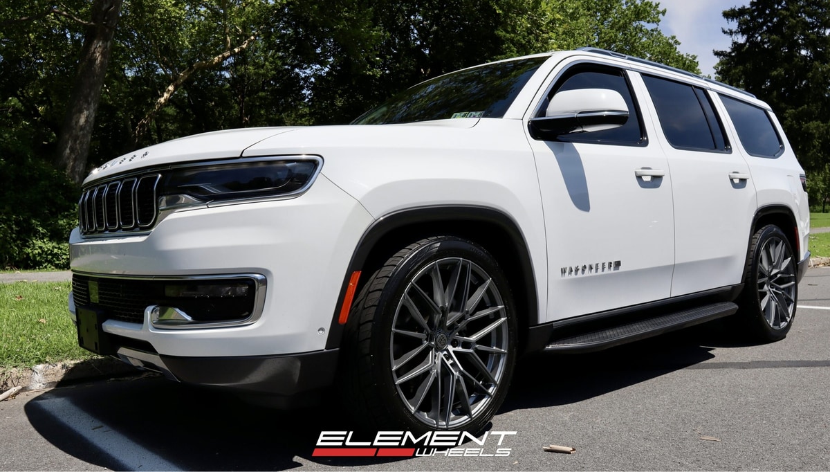 24 inch TIS Motorsports 506GM in Gunmetal on a 2022 Jeep Wagoneer