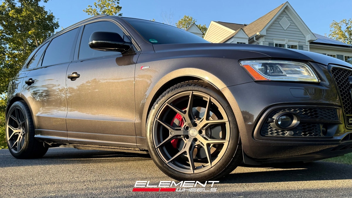 21 inch Vossen HF-5 in Matte Gunmetal on a 2017 Audi SQ5