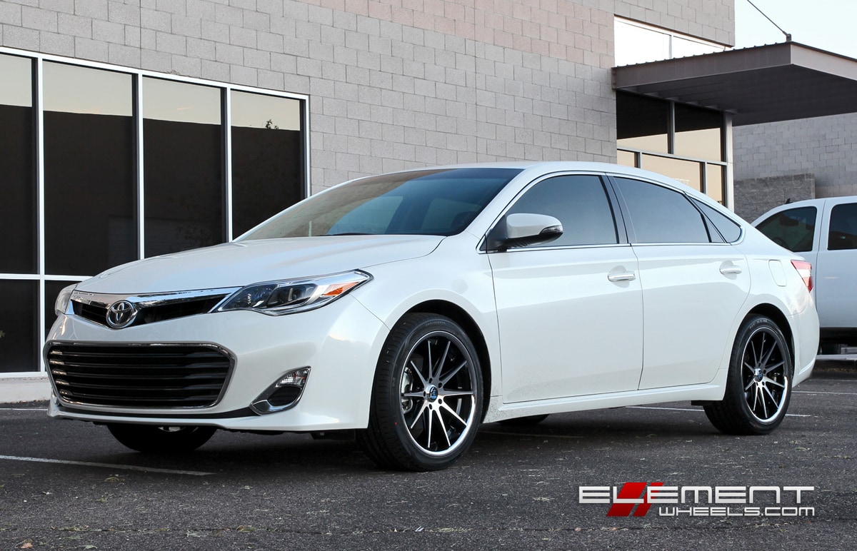 Rohana RC10 on 2013 Toyota Avalon w/ Specs