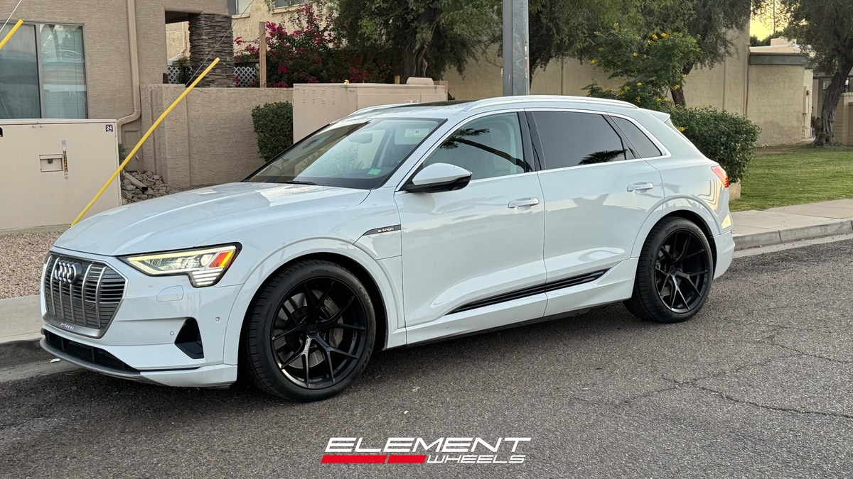 21 inch MRR FS06 in Gloss Black on a 2019 Audi E-Tron