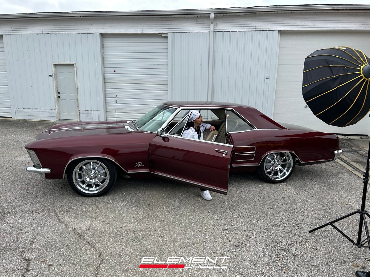 18/20 Double staggered Ridler 650 in Chrome on a 1964 Buick Riviera