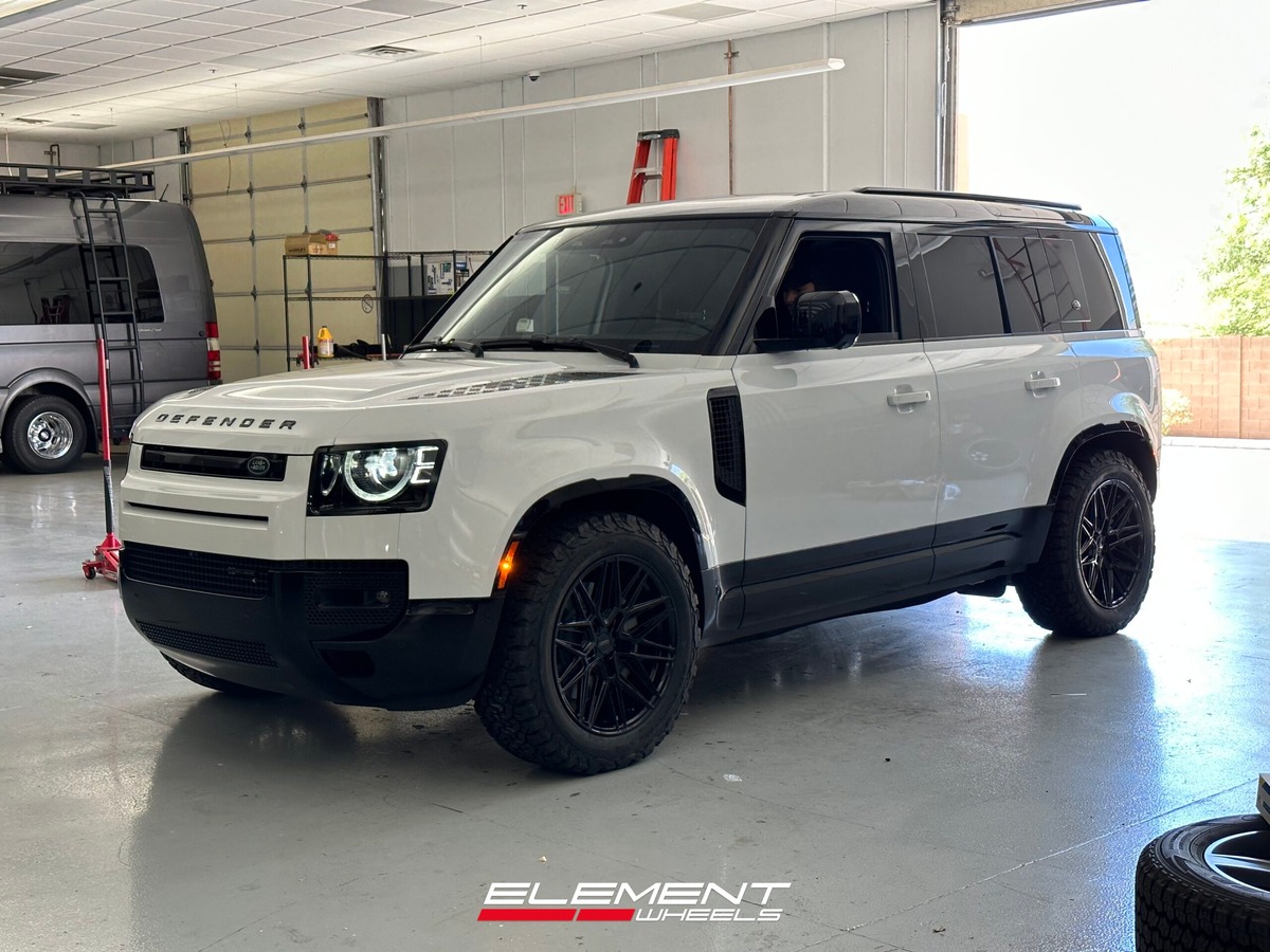 20 Inch Vossen HF-7 Gloss Black on a 2023 Land Rover Defender