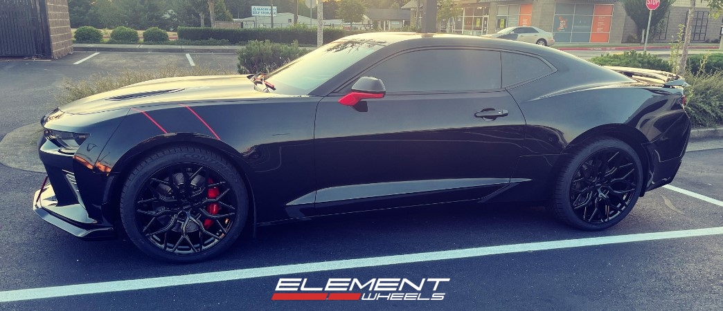 Staggered 20 inch Vossen HF-2 Gloss Black on a 2016 Chevrolet Camaro