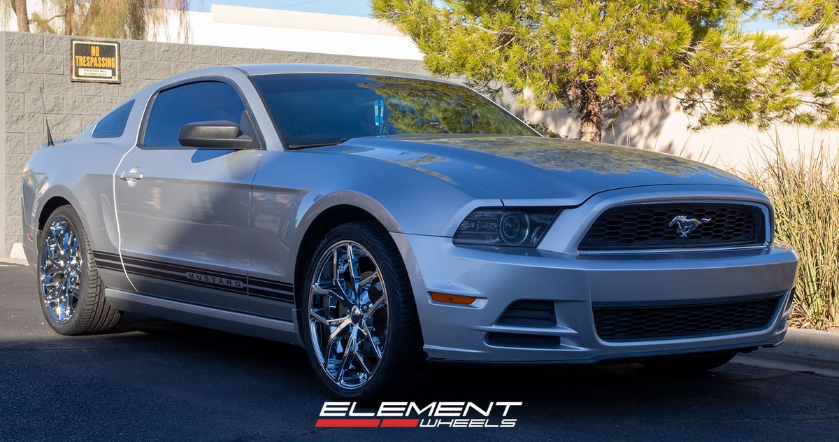 20 inch Foose Outkast Chrome F148 on a 2013 Ford Mustang