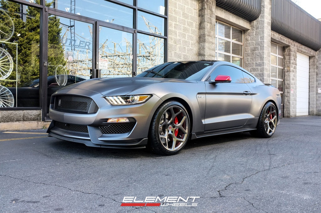 20" Staggered Forged Vossen Wheels on Shelby GT350