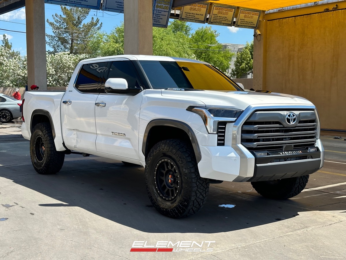 18 inch Method Race MR306 Mesh Matte Black on a 2023 Toyota Tundra