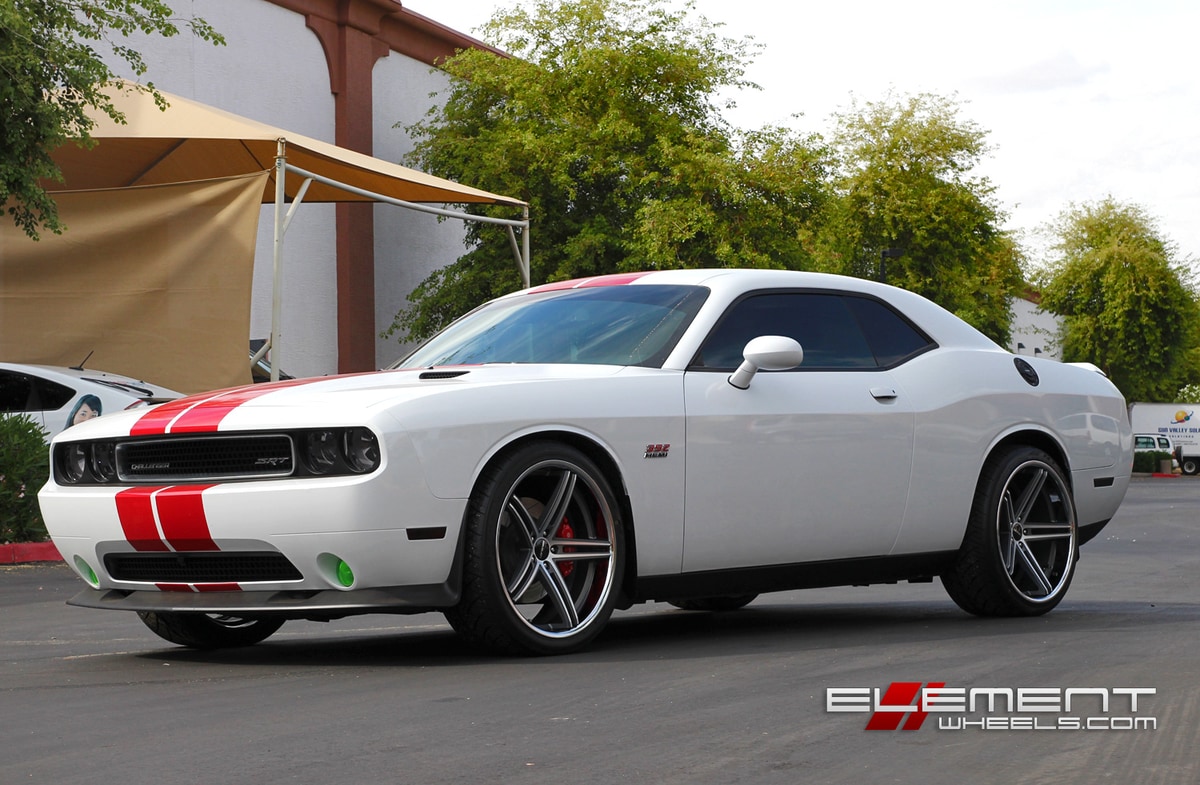 Lorenzo WL197 Gunmetal/Machined on 2010 Dodge Challenger SRT8 w/ Specs