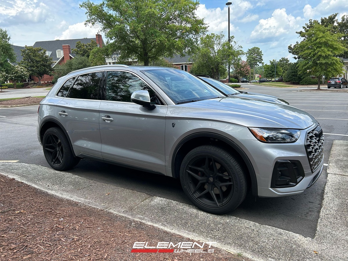 20 Inch Variant Xenon Satin Black on a 2022 Audi SQ5