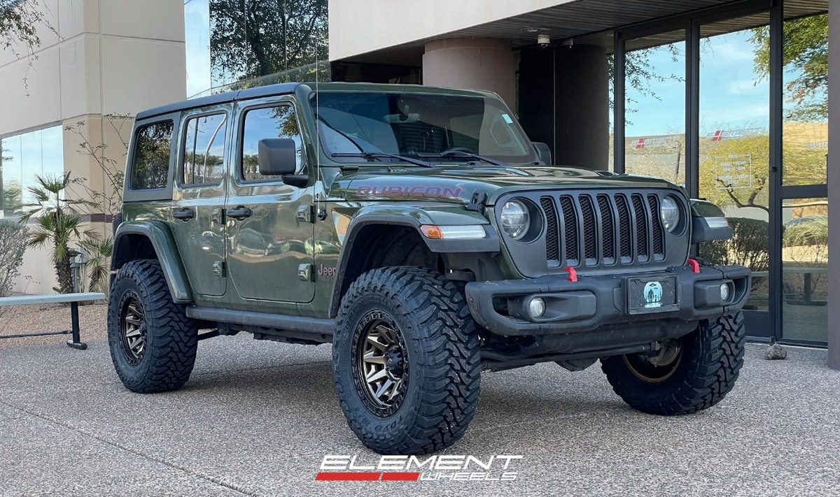 18 Inch Fuel Offroad Covert in Bronze w/ Black Lip on a 2021 Jeep Wrangler Rubicon