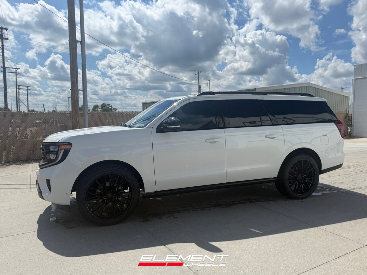 24 inch TIS Motorsports 506B in Gloss Black on a 2025 Ford Expedition