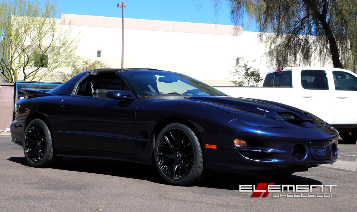 18x9.5 Miro 111 on 2000 Pontiac Trans Am
