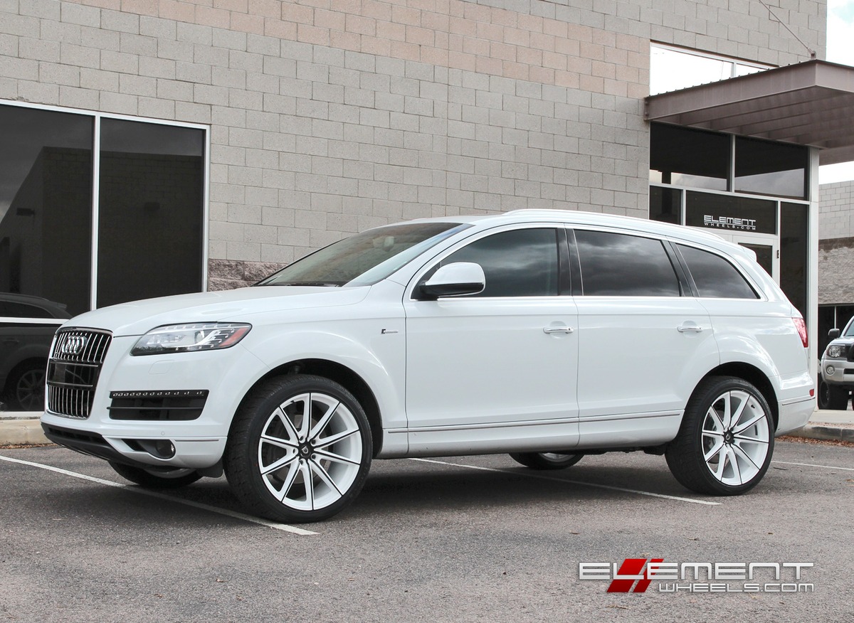 22x10 Lexani CSS10 Custom Painted on 2014 Audi Q7 w/ Specs