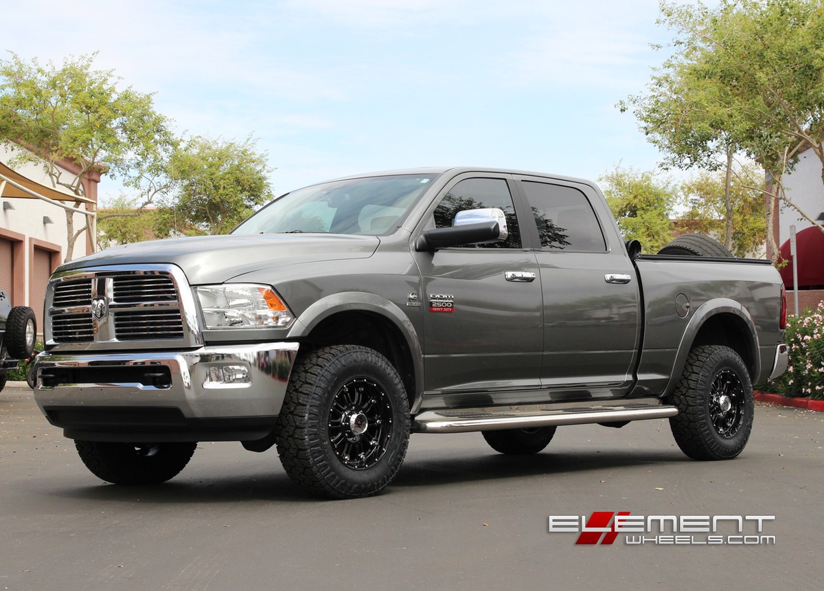 18 inch XD Hoss Black wheels on 2012 Ram 2500 w/ Specs