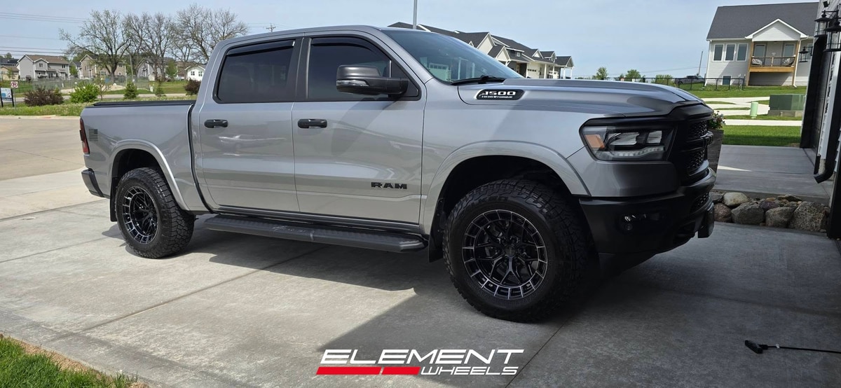 20x10 Vossen HFX-1 on 2019-2025 Ram 1500