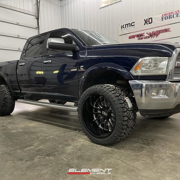 24x14 Cali Off-Road Wheels Cali Off-Road Summit 9110 on Dodge 2010-2018 RAM 2500/3500