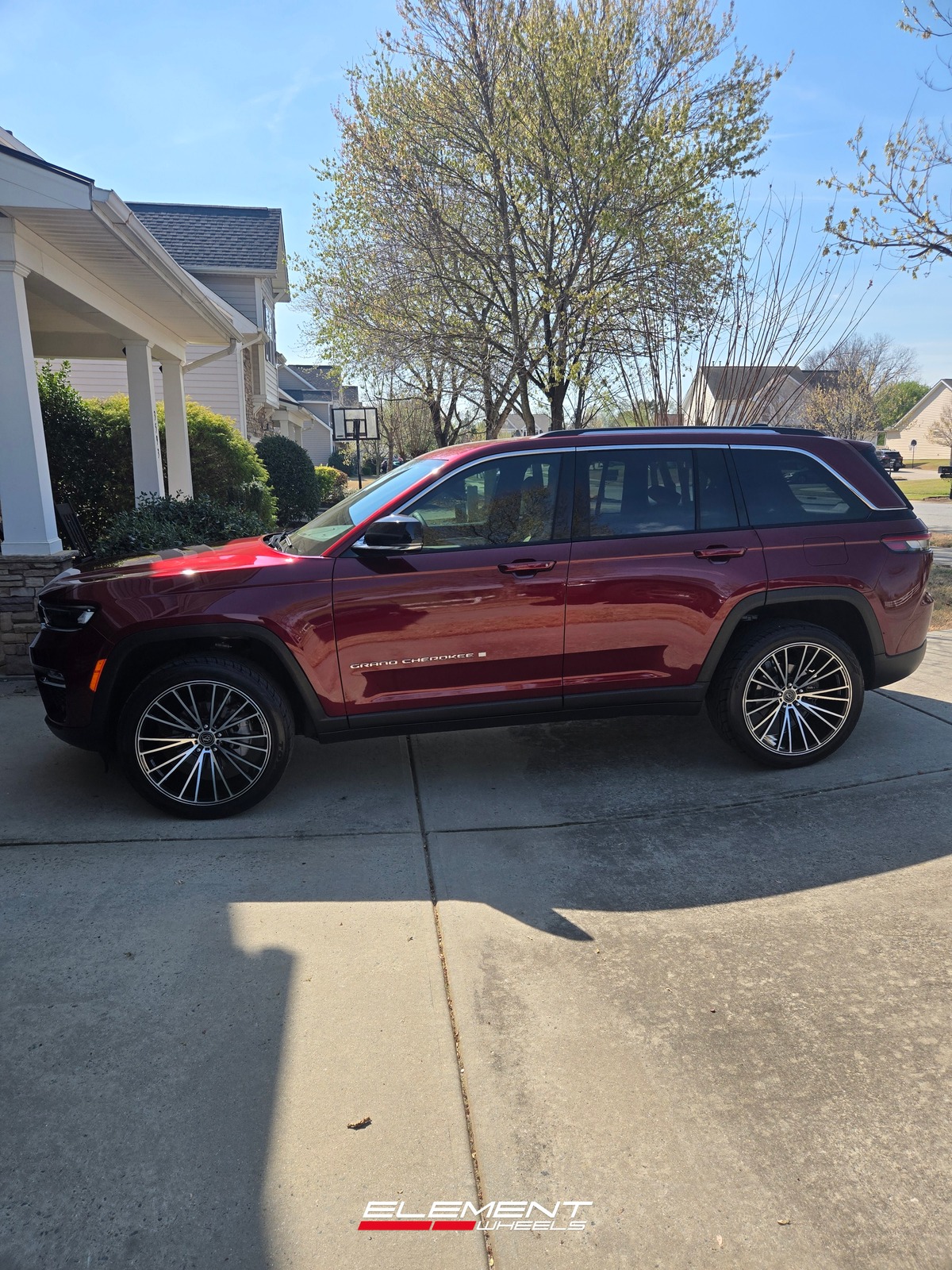 22x10.5 AXE CF2 Gloss Black Mirror Face (Compression Forged)   on 2022-2025 Jeep Grand Cherokee