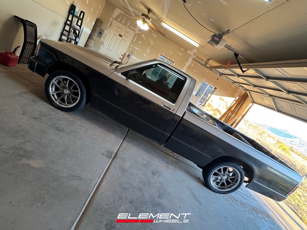 18x8 Resto R101 Laguna Texture Gunmetal Milled Window Diamond Cut Lip on 1982-2004 Chevrolet S-10 2WD