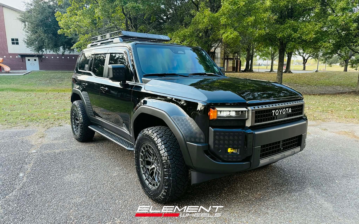 18x9 Vossen HFX-1 Matte Gunmetal (Hybrid Forged) on 2024-2025 Toyota Land Cruiser