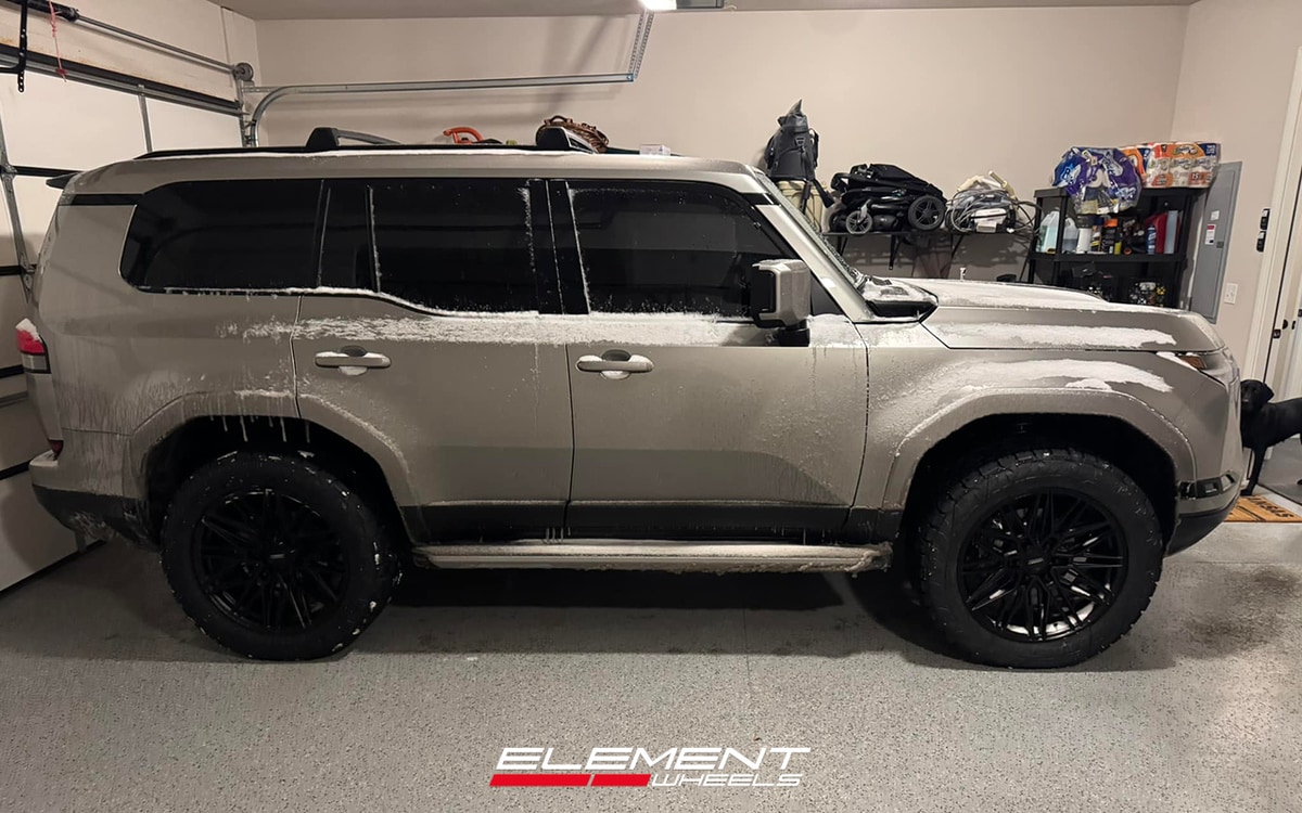 22x9.5 Vossen HF6-5 Gloss Black (Hybrid Forged)  on 2024-2025 Lexus GX
