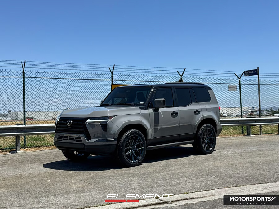 22x9.5 Vossen HF6-4 Gloss Black (Hybrid Forged) on 2024-2025 Lexus GX