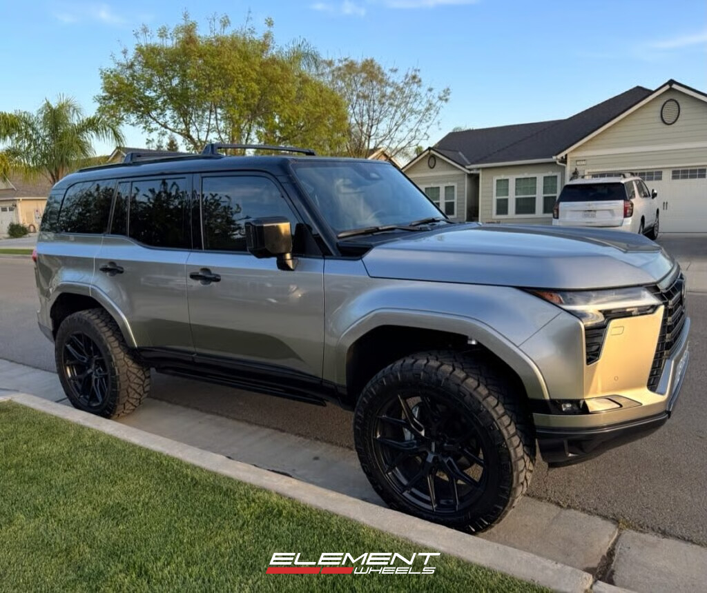 22x9.5 Vossen HF6-4 Gloss Black (Hybrid Forged) on 2024-2025 Lexus GX