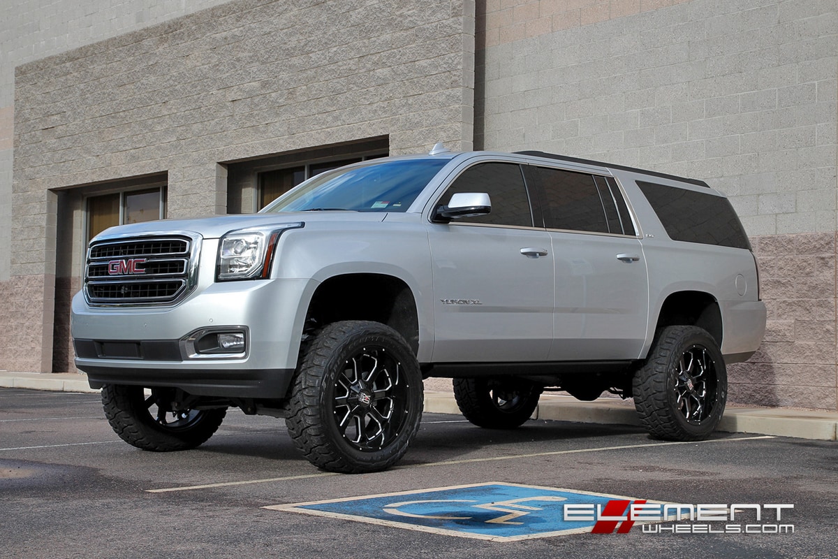 22 inch XD825 Black Milled on 2016 Yukon 6 inch lift w/ Specs