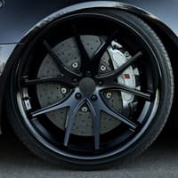 22x10.5 ferrada fr2 matte black w/ gloss black lip 5x5/127 28mm