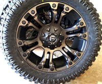 18x9 fuel off-road vapor matte black w/ dark tint d569 6x135 6x5.5/139.7 1mm