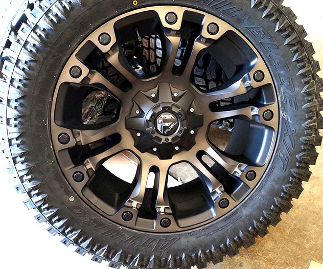 17x9 fuel off-road vapor matte black w/ dark tint d569 6x135 6x5.5/139.7 -12mm