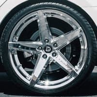 20x8.5 lexani r-four chrome (custom)