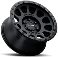 Method Race MR305 NV Matte Black w/ Gloss Black Lip