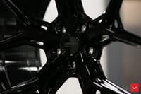 22x9.5 vossen hf-5 gloss black (hybrid forged) 5x112 15mm