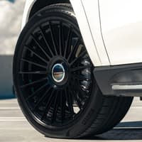 22x10.5 vossen hf-8 gloss black (hybrid forged) 5x112 42mm