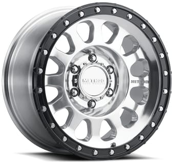 Method Race MR315 Polished w/ Gloss Black Lip