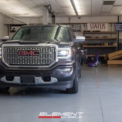22 Inch Vossen HF6-3 in Gloss Black Brushed Face on a 2016 GMC Sierra