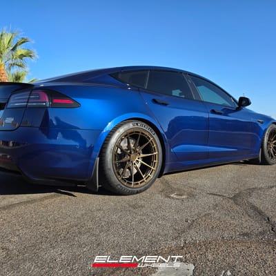 20 inch Variant Aure in Gloss Bronze on a 2022 Tesla Model S Plaid