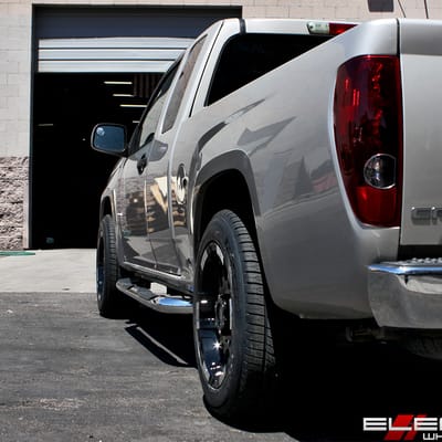 18x9 Moto Metal MO951 Black on a 2004 GMC Canyon w/ specs