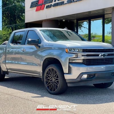 24 Inch Niche Calabria in Matte Black Machined Dark Tint on a 2019 Chevrolet Silverado 1500