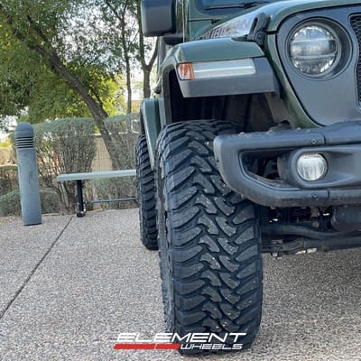 18 Inch Fuel Offroad Covert in Bronze w/ Black Lip on a 2021 Jeep Wrangler Rubicon