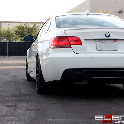 19 inch Staggered Niche Essen Matte Black M147 on a 09 BMW 335i w/ Specs