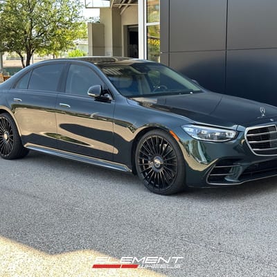 22 inch Vossen HF-8 Gloss Black on a 2023 Mercedes Benz S580