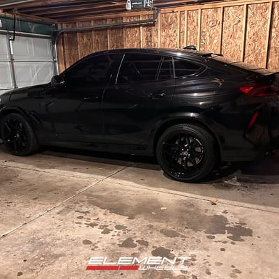 22 inch Staggered Rohana RFX11 Gloss Black on a 2021 BMW X6M