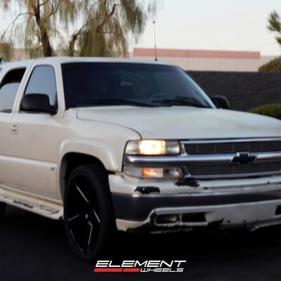24 Inch DUB Baller Gloss Black S216 on a 2002 Chevrolet Tahoe