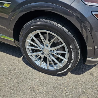 20 inch Variant Rian in Chrome Powdercoated on a 2021 Genesis GV80