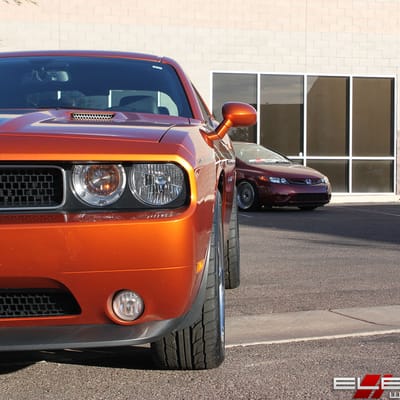 20 inch Staggered Rocket Racing Modern Muscle Chrome on a 2011 Dodge Challenger w/ Specs