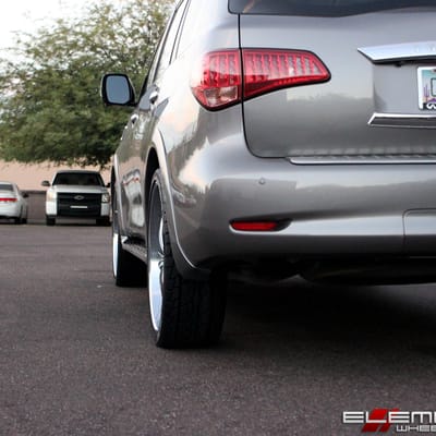 26x9.5 Sevizia 427 Chrome on a 2011 Infiniti QX56 w/ Specs