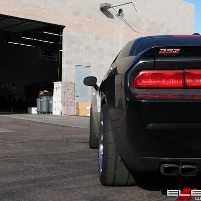 20 inch Staggered Ferrada FR3 Machine Silver on a 2012 Dodge Challenger SRT w/ Specs